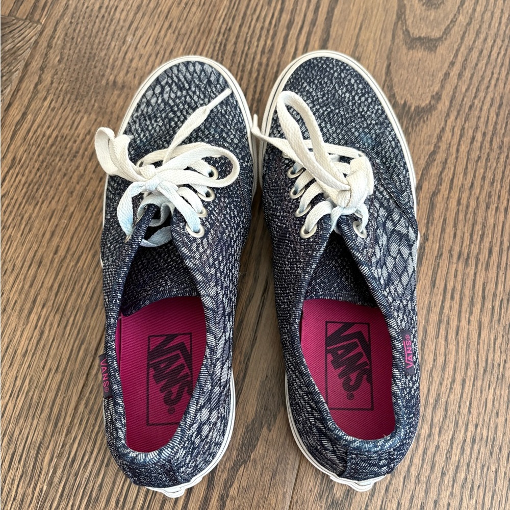 Vans Women's Textured Blue Snakes skin Sneakers SZ 6.5